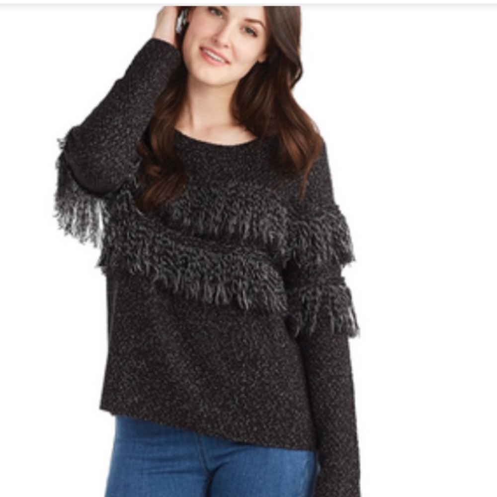 Size Large | women’s Mud Pie knit sweater with fringe details | EUC